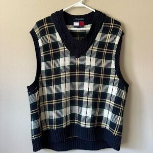 Tommy Hilfiger Sweater Vest in Size L